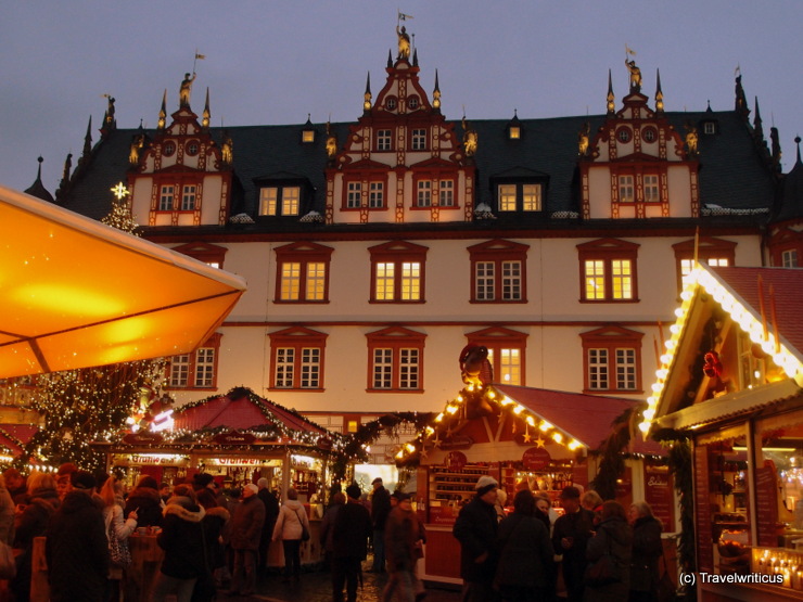 Weihnachtsmarkt am Marktplatz von Coburg