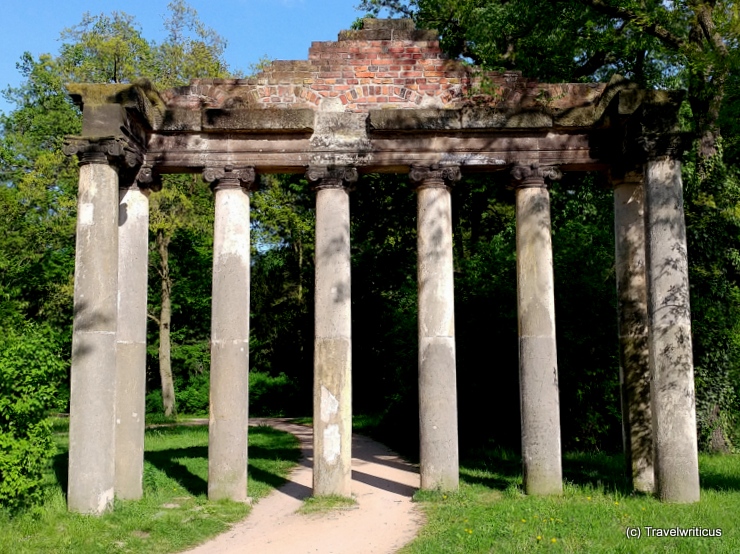 Sieben Säulen in Dessau-Roßlau