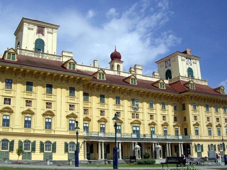 Vorderansicht von Schloss Esterházy in Eisenstadt