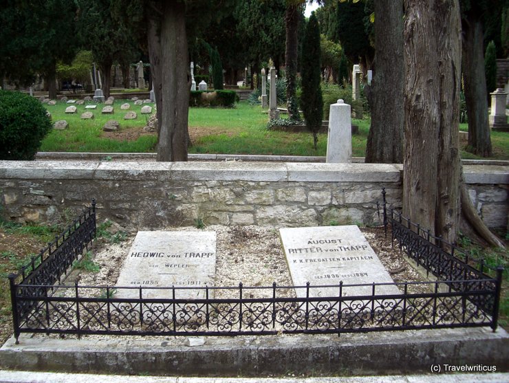 Grab des Ehepaars Trapp auf dem K.u.k. Marinefriedhofs in Pula