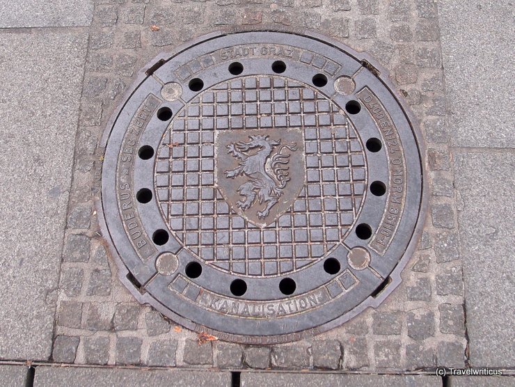 Stadtwappen auf dem Kanaldeckel