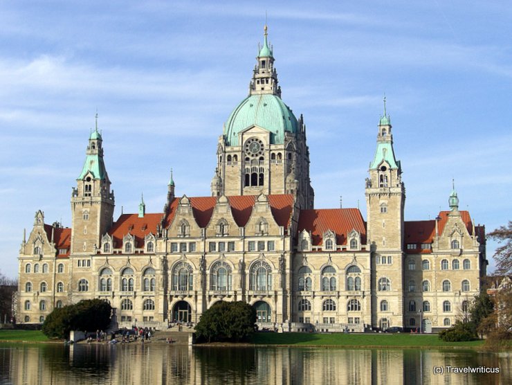 Blick auf das Neue Rathaus vom Maschteich aus