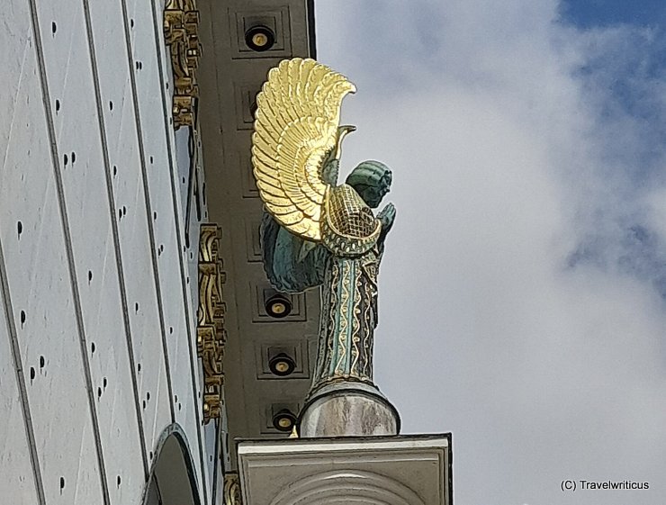 Engel an der Kirche von Steinhof