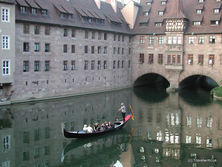 Venezianische Gondel auf der Pegnitz in Nürnberg, Deutschland