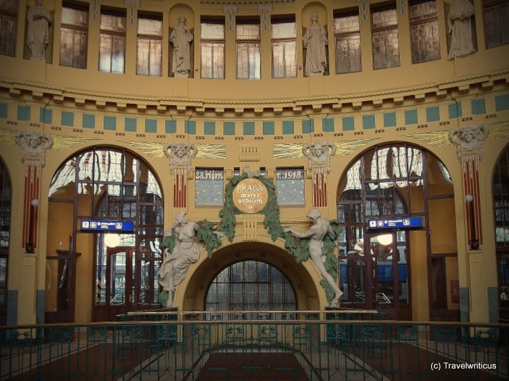 Jugendstil-Halle im Prager Hauptbahnhof