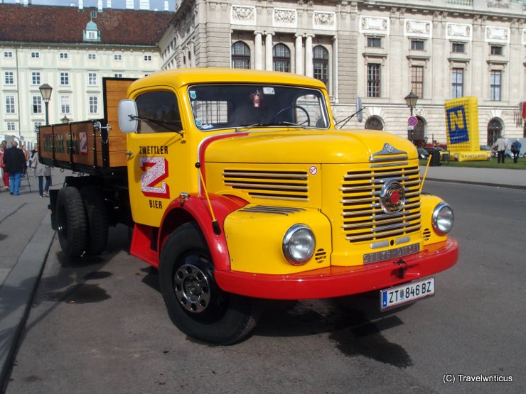 Lastwagen Steyr 480k (Bj. 1966) auf dem Wiener Heldenplatz